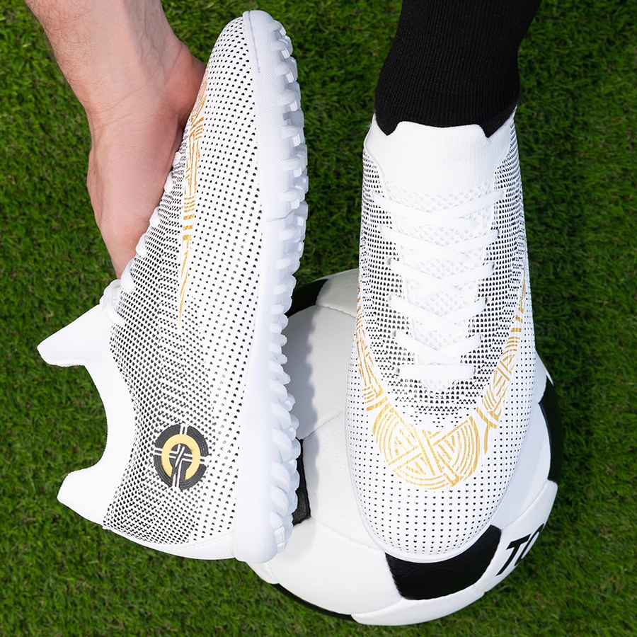 Бутсы футбольные KR-103 белые