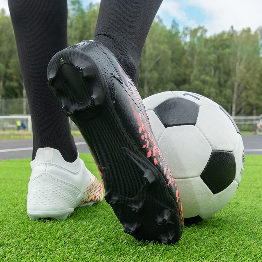 Бутсы футбольные KR-130 белый-черный