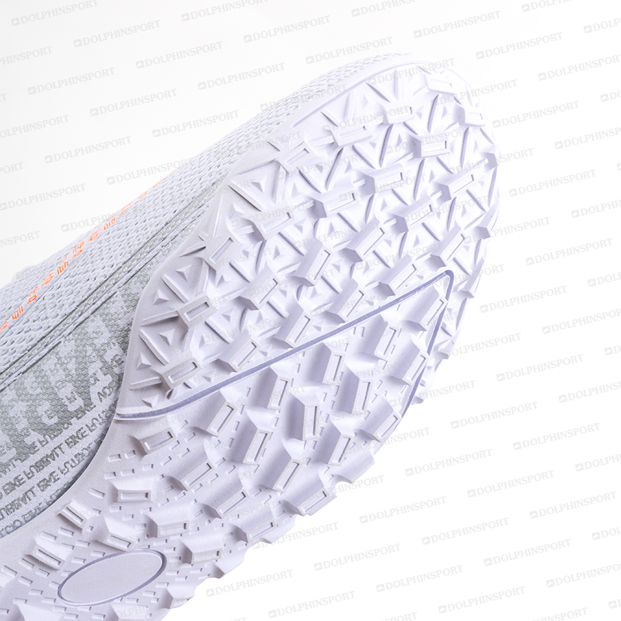 Бутсы футбольные KR-140/2 белый