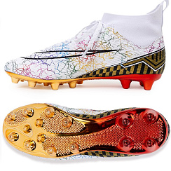 Бутсы с шипами DOLPHINSPORT – коллекция для игры на любых покрытиях