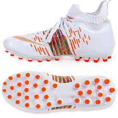 Бутсы с шипами DOLPHINSPORT – коллекция для игры на любых покрытиях