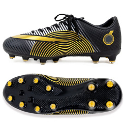 Бутсы с шипами DOLPHINSPORT – коллекция для игры на любых покрытиях